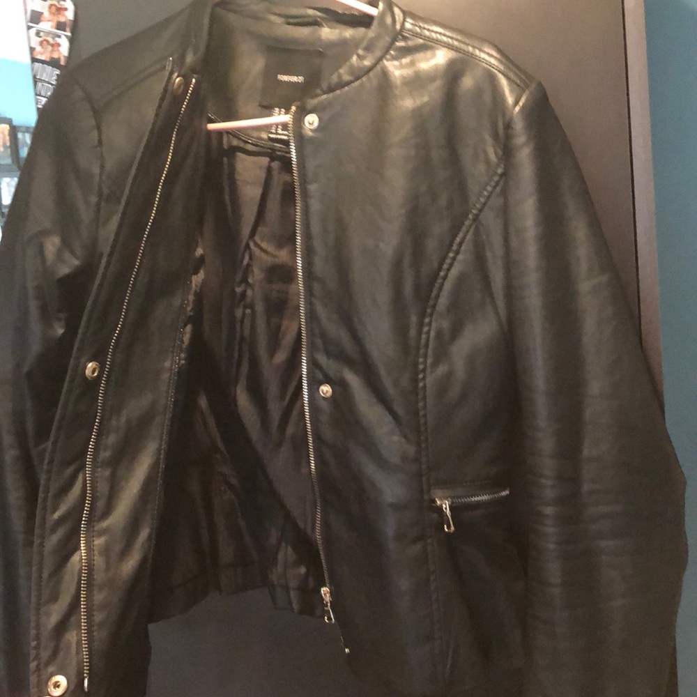 Leather jacket - Picture 2 of 2